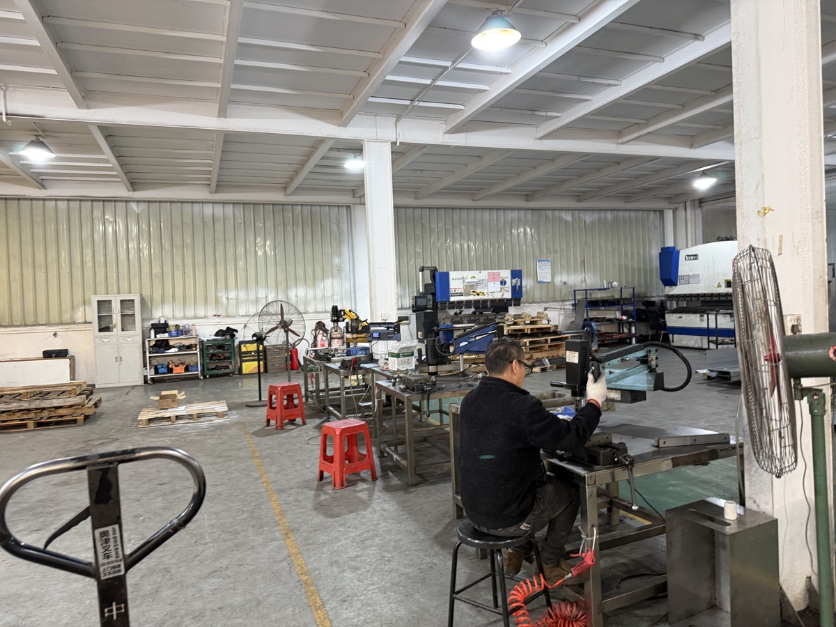 Fabrication Processes at Rollyu  •	Tapping & Threading